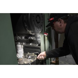 Lampe frontale rechargeable Milwaukee 450 lumens_ref 4933478587 (8)