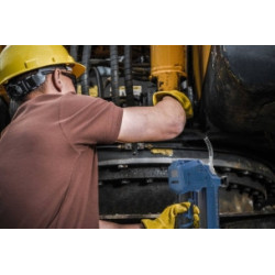 Mise en situation pompe à graisse électrique 20V SCHNEIDER 690 bars avec batterie Li-Ion 2Ah_ref SOD50450